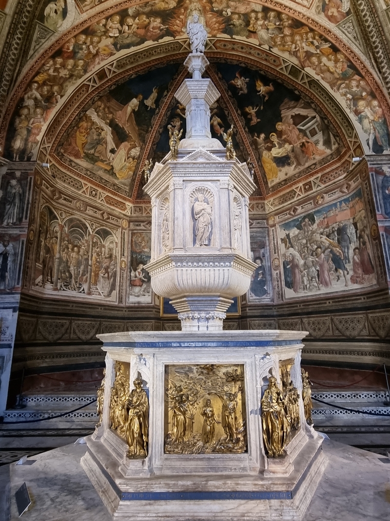 Siena Keresztel�k�polna